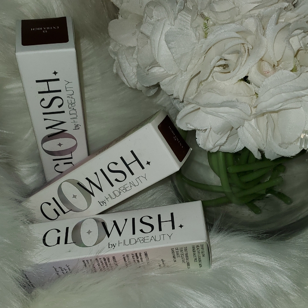 HUDA BEAUTY GloWish Foundation Trio